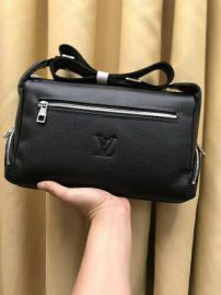 Picture of LV Mens Bags _SKUfw135046326fw